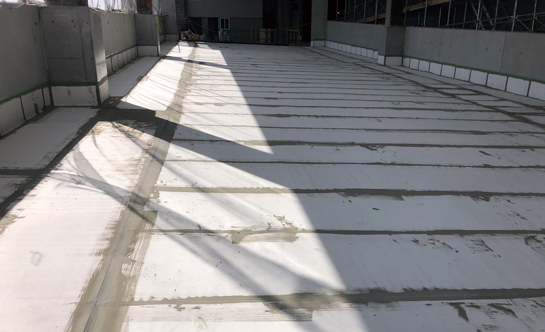 屋上駐車場・斜路3